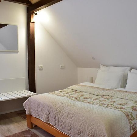 House Boro Hotell Jezerce Exteriör bild